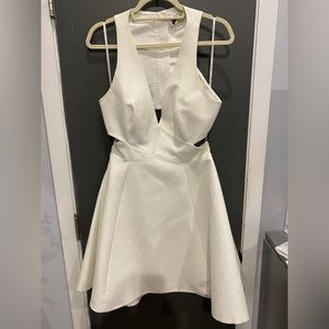 HALSTON Heritage white cut out dress. Back zippers, Sz 8,.81% cotton, 19% silk